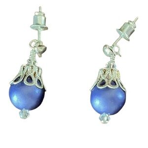 Silver dangle earrings with purple pearl